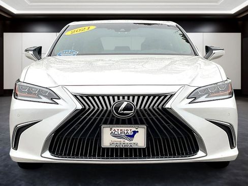 Used 2021 Lexus ES 250 w/ Luxury Package image 3