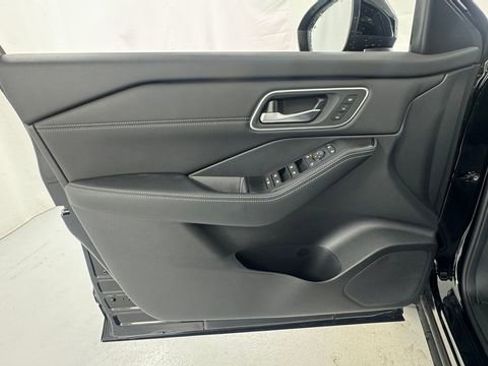 New 2026 Nissan Rogue Platinum AWD/4WD image 19