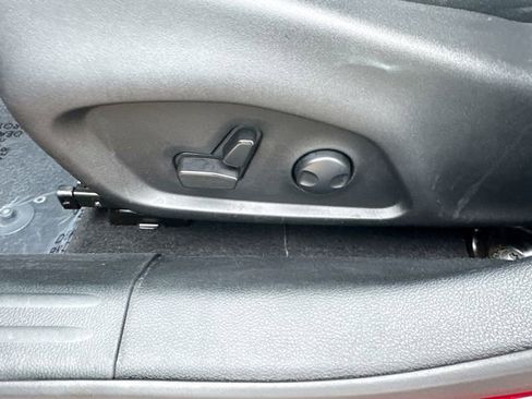 Used 2024 Jeep Compass Limited image 32