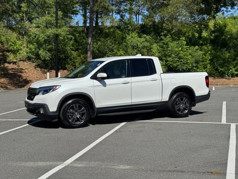 Used 2020 Honda Ridgeline Sport image 5