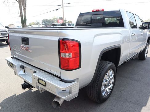 Used 2019 GMC Sierra 2500 Denali w/ Duramax Plus Package image 5