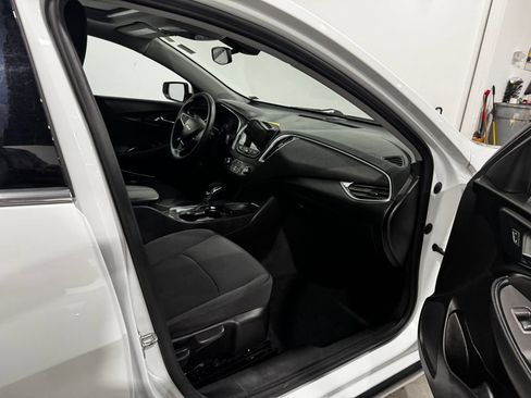 Used 2021 Chevrolet Malibu LT image 20