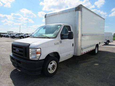 Used 2022 Ford E-350 and Econoline 350 Super Duty RWD image 7
