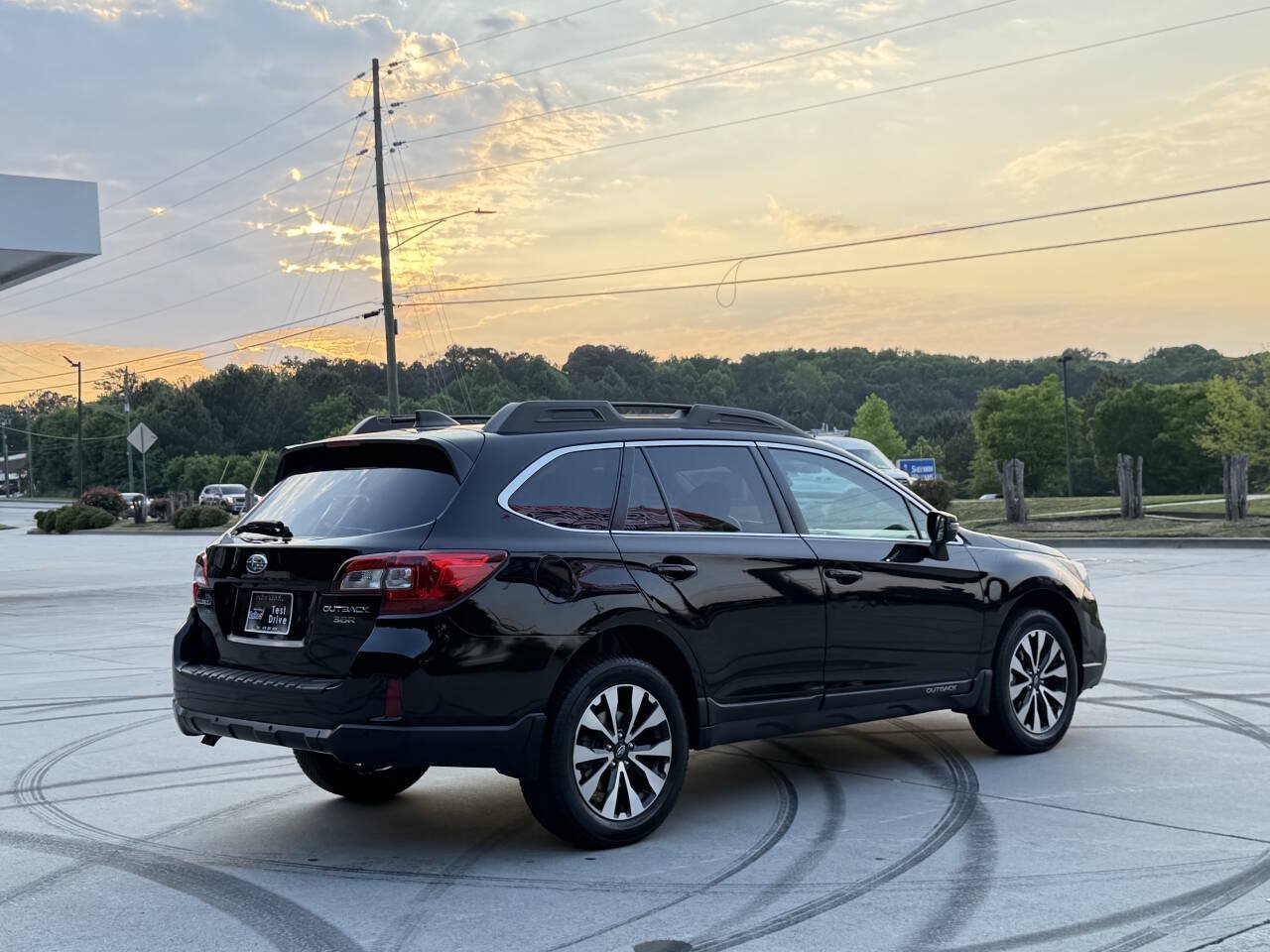 Used 2017 Subaru Outback 3.6R Limited AWD/4WD image 24