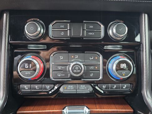 Used 2023 GMC Yukon Denali Ultimate AWD/4WD image 22