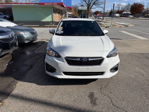 Used 2019 Subaru Impreza 2.0i Premium image 4