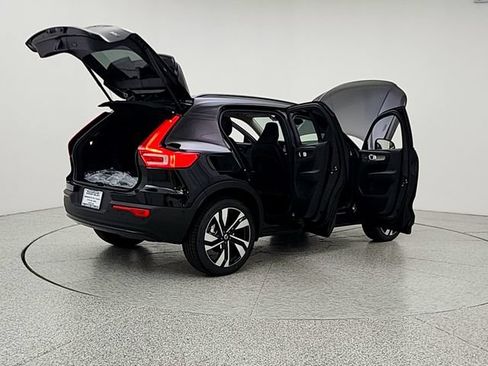 New 2026 Volvo XC40 B5 Ultra w/ Climate Package AWD/4WD image 11