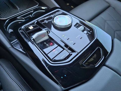 Certified 2024 BMW 530i w/ Premium Package RWD image 12