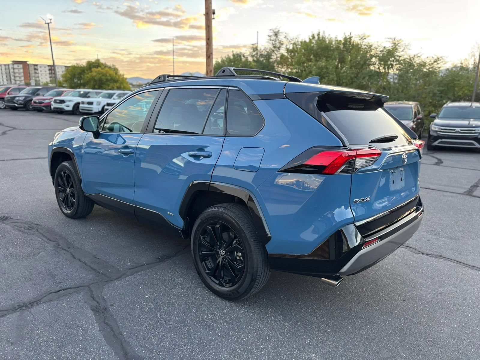 Used 2025 Toyota RAV4 SE w/ Convenience Package AWD/4WD image 5