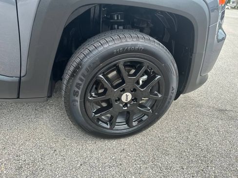 Used 2023 Jeep Renegade Latitude AWD/4WD image 27