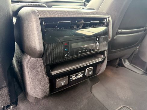 Used 2023 Jeep Wagoneer Series III w/ Preferred Equipment Group image 25