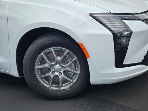 New 2027 Chrysler Pacifica Select FWD image 3