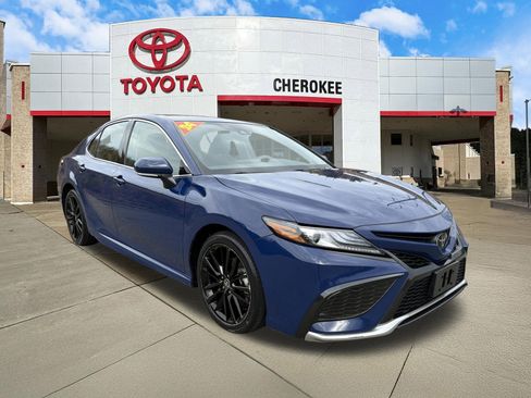Used 2024 Toyota Camry XSE FWD image 3