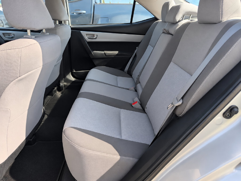 Used 2017 Toyota Corolla LE w/ Carpet Mat Package (TMS) FWD image 8