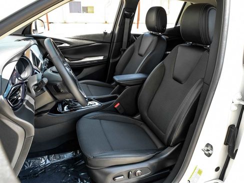 Used 2022 Buick Encore GX Select w/ Sport Touring Package FWD image 32