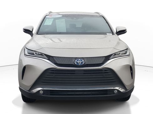 Certified 2023 Toyota Venza XLE image 2