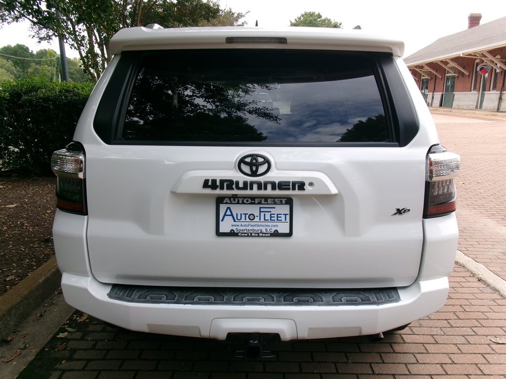 Used 2016 Toyota 4Runner SR5 RWD image 7
