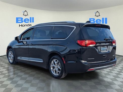 Used 2018 Chrysler Pacifica Limited w/ Advanced Safetytec Group image 3