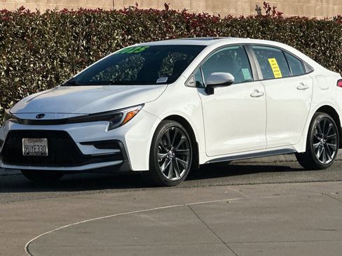 Used 2025 Toyota Corolla SE image 8