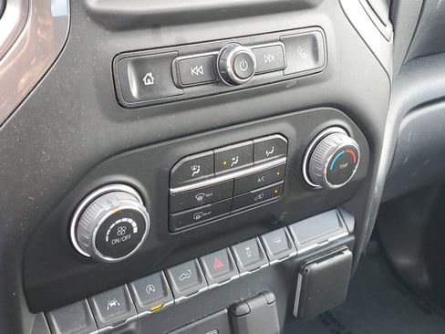 Used 2022 Chevrolet Silverado 1500 Custom image 25