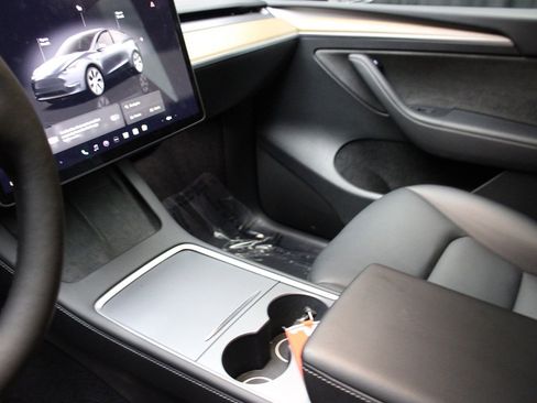 Used 2023 Tesla Model Y Long Range image 12