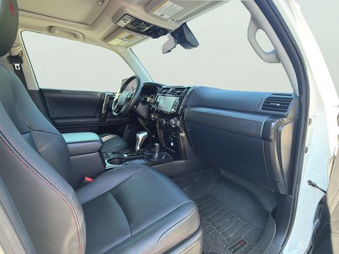 Used 2021 Toyota 4Runner TRD Off-Road Premium w/ Moonroof Package AWD/4WD image 21