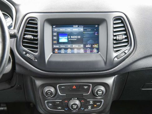 Certified 2020 Jeep Compass Latitude w/ Cold Weather Group AWD/4WD image 19