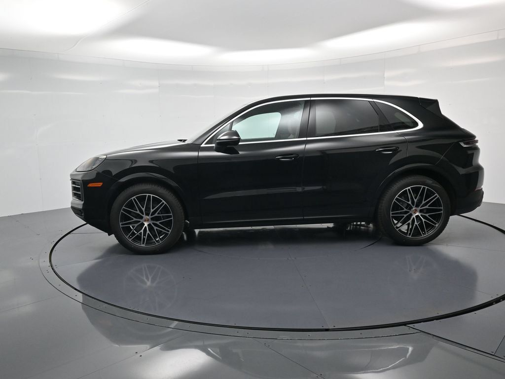 Used 2026 Porsche Cayenne AWD/4WD image 2