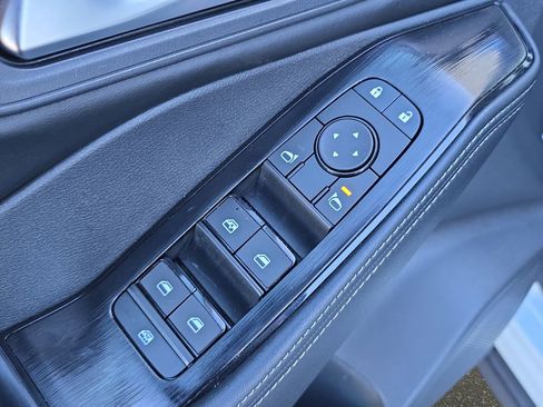 Used 2025 Nissan Rogue SV AWD/4WD image 28