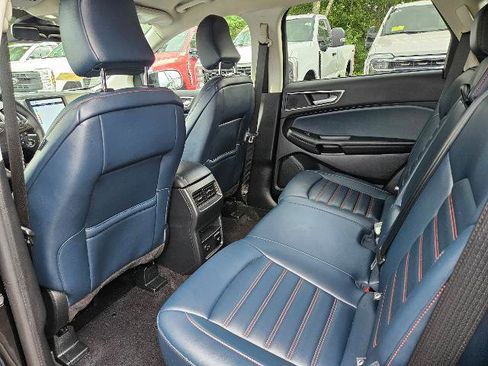 Certified 2022 Ford Edge SEL w/ Sport Appearance Package image 11