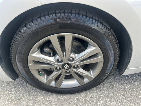 Used 2018 Hyundai Elantra Value Edition w/ Cargo Package image 27