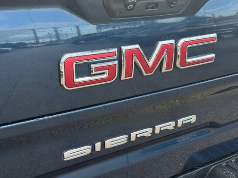 Used 2022 GMC Sierra 1500 SLT w/ SLT Premium Plus Package RWD image 12