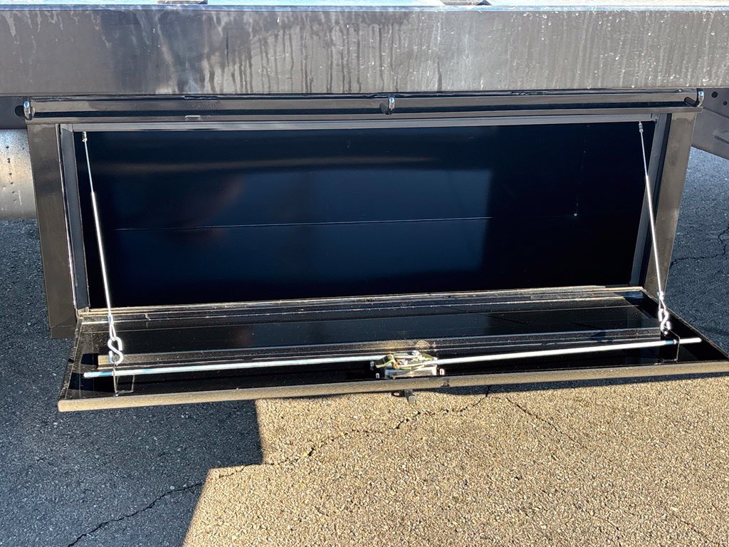 Used 2023 RAM 5500 Tradesman RWD image 4