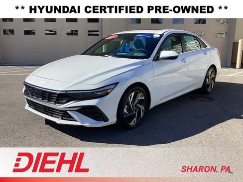 Certified 2025 Hyundai Elantra Limited FWD image 3
