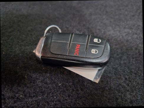 Used 2023 Jeep Renegade Latitude AWD/4WD image 19