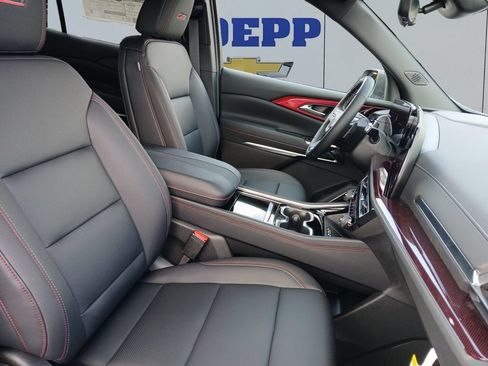 New 2026 Chevrolet Traverse Z71 w/ Enhanced Driving Package AWD/4WD image 17