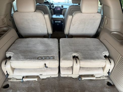 Used 2014 Cadillac Escalade Luxury AWD/4WD image 30