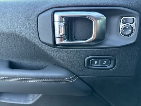 New 2025 Jeep Wrangler Unlimited Rubicon 392 image 11