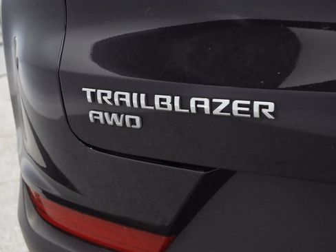 Used 2024 Chevrolet TrailBlazer LT AWD/4WD image 16