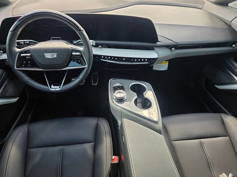 Used 2025 Cadillac Optiq Sport 1 AWD/4WD image 16