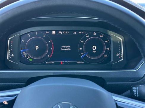 Used 2022 Volkswagen Tiguan SEL R-Line image 24