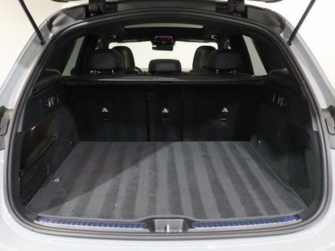Used 2025 Mercedes-Benz GLC 300 4MATIC image 31