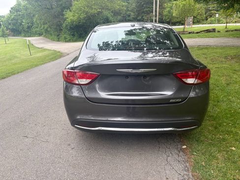 Used 2015 Chrysler 200 Limited w/ Convenience Group FWD image 8