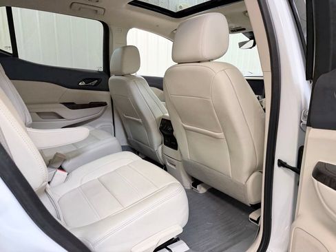 Used 2022 GMC Acadia Denali w/ Denali Ultimate Package FWD image 41