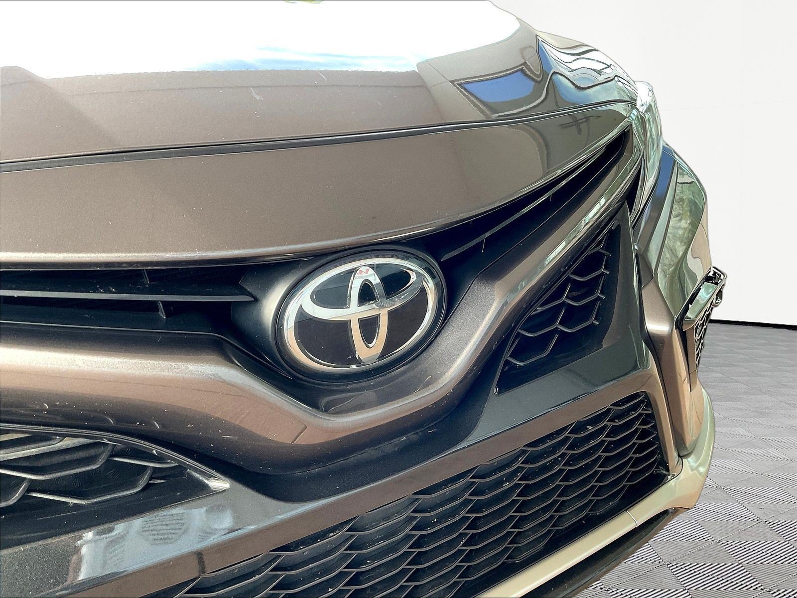 Used 2021 Toyota Camry XSE FWD image 31