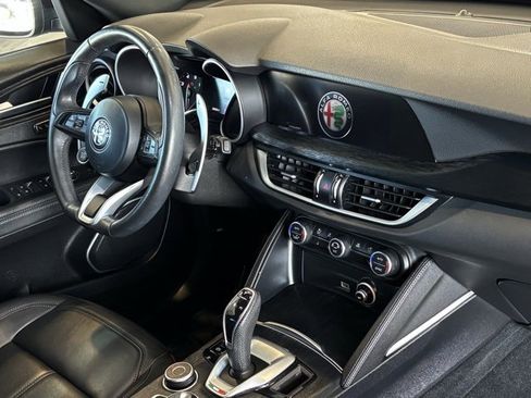 Used 2022 Alfa Romeo Stelvio Sprint image 35