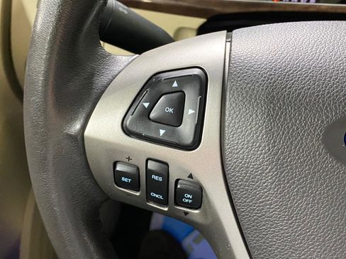 Used 2015 Ford Taurus Limited FWD image 21