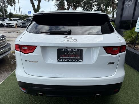 Used 2018 Jaguar F-PACE Premium image 5