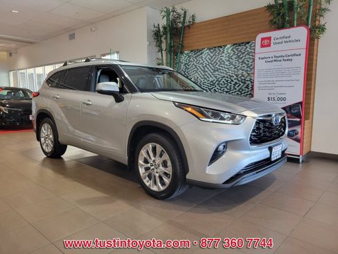 Used 2023 Toyota Highlander Limited w/ Protection Package #3 (TMS) AWD/4WD image 2