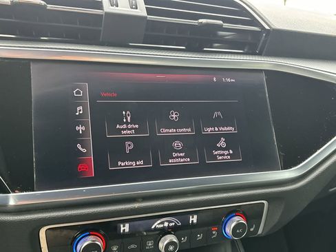 Used 2020 Audi Q3 2.0T Premium image 16